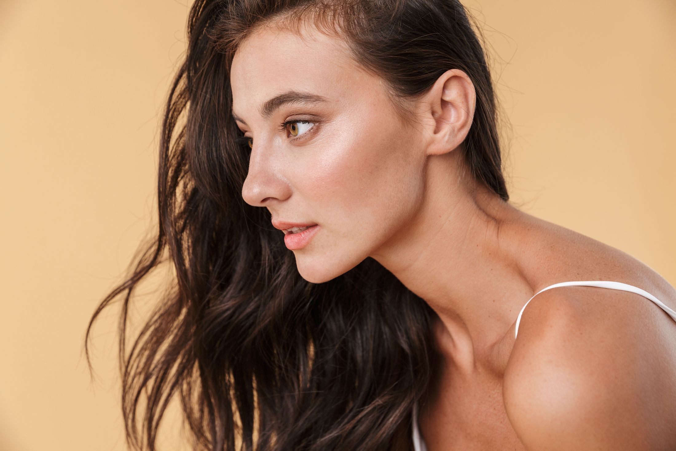savannah ultrasonic rhinoplasty model with brown hair